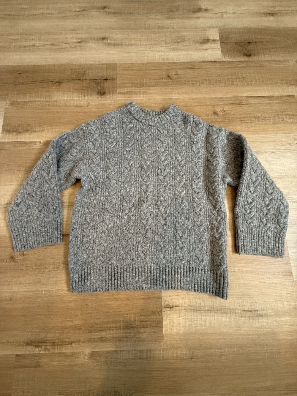 H&M Oversized Gray Knit Jumper Sweater Size Small